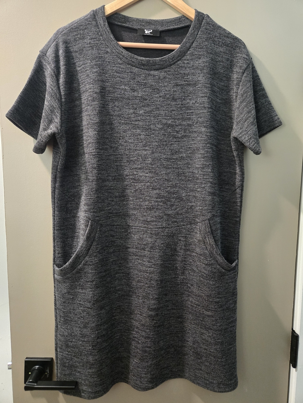Culture Phit Charcoal Gray Knit T-Shirt Dress Kangaroo Pocket M
